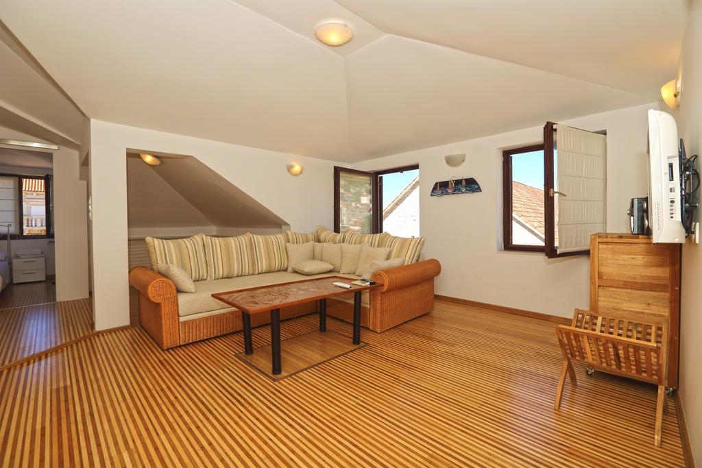 Apartment Plaza Hvar Town Pokoj fotografie